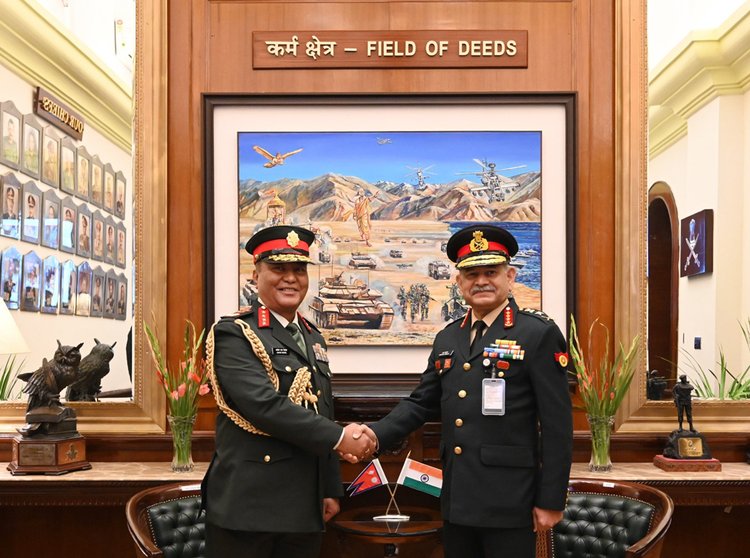 সেনাপ্রধানের কার্যালয় থেকে সরল পাকিস্তানি বাহিনীর আত্মসমর্পণের ছবি, কেন এই সিদ্ধান্ত?